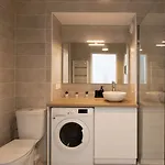 A5 - Staywiz Us -modern 5 Min To Sea - Pool & Garage Apartment *