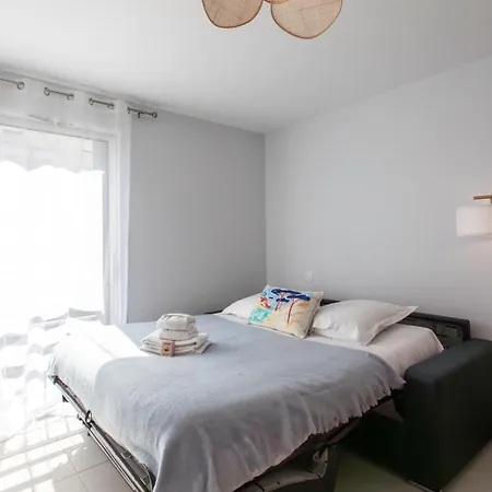 Апартаменты A5 - Modern 5 Min To Sea - Pool & Garage