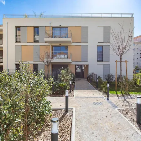 Апартаменты A5 - Modern 5 Min To Sea - Pool & Garage